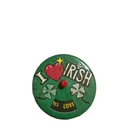 Vintage "I Love Irish" Metal Badge Pin Button - Picture 1 of 3
